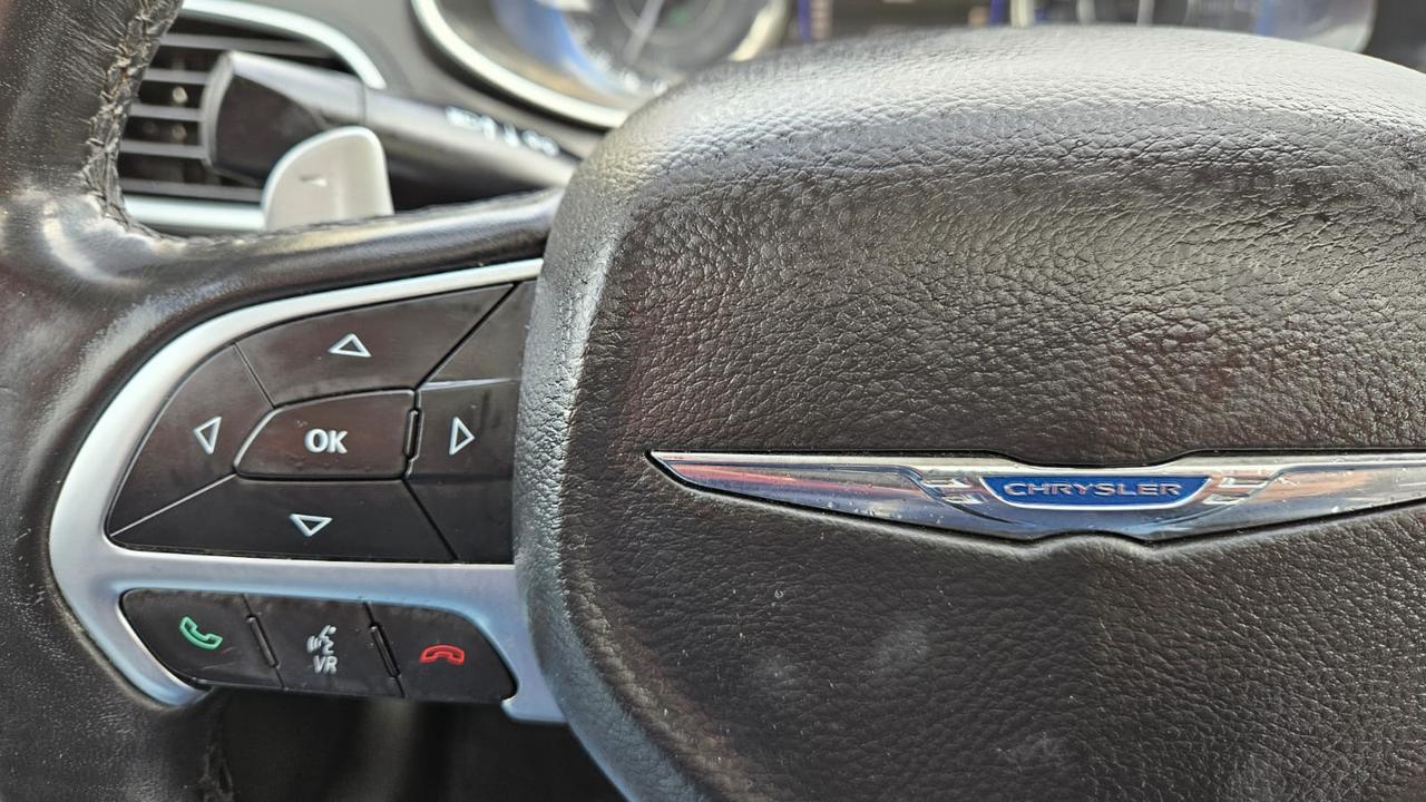 2015 Chrysler 200 Limited Photo