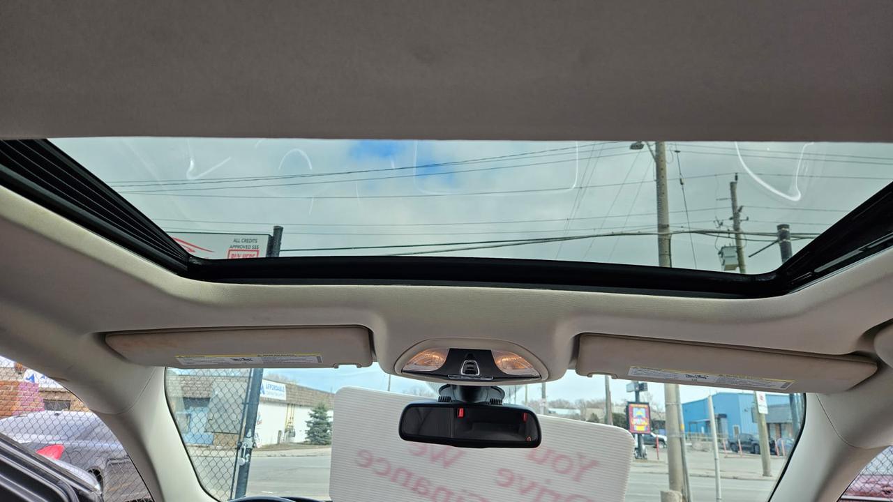 2015 Chrysler 200 Limited Photo