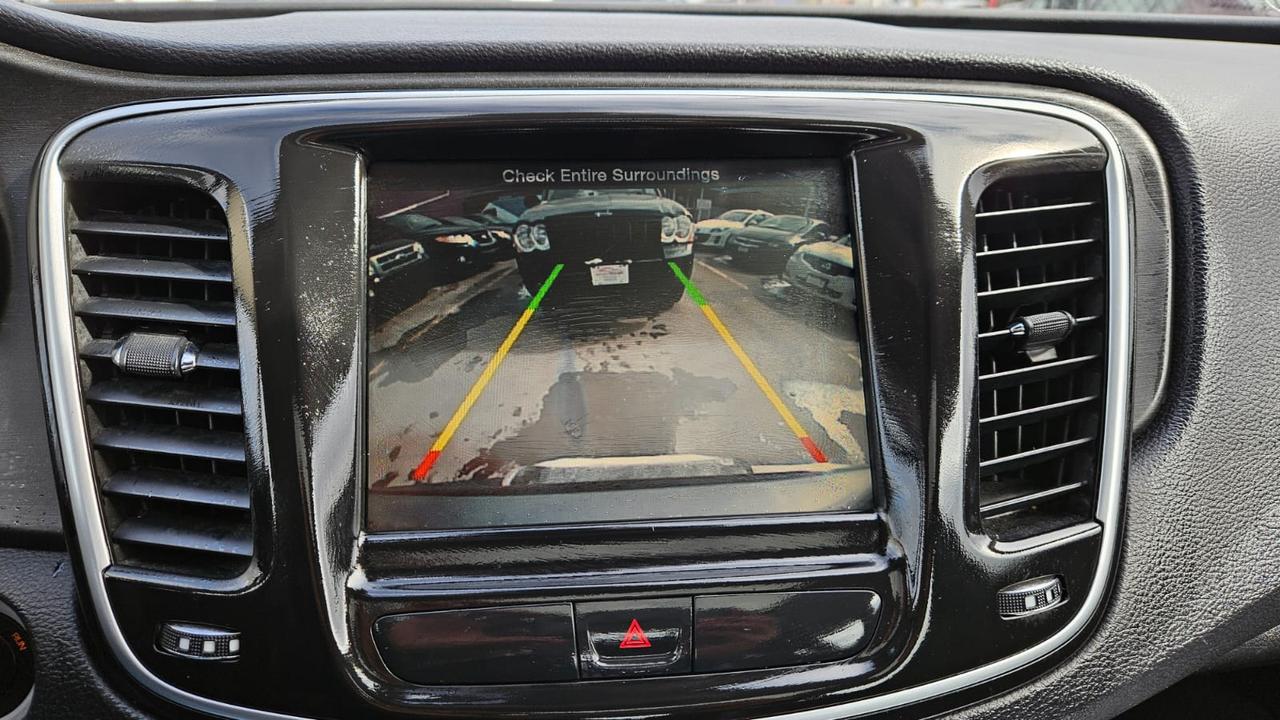 2015 Chrysler 200 Limited Photo