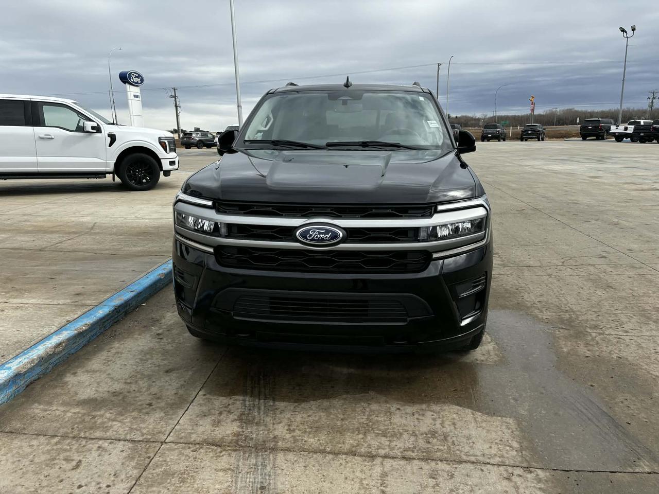 2024 Ford Expedition XLT 4X4 Photo1