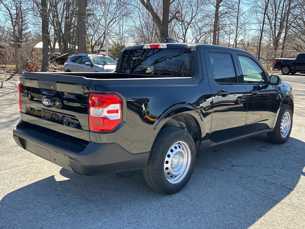 2026 Ford Maverick XL AWD SuperCrew 102A Photo4