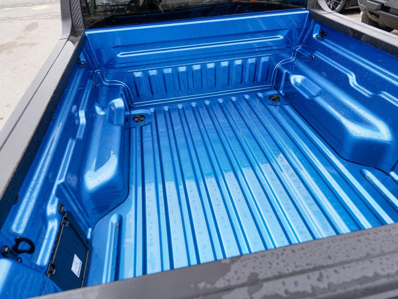 2026 Ford Maverick Blue That Bites | 2026 Maverick Lobo Standard Photo