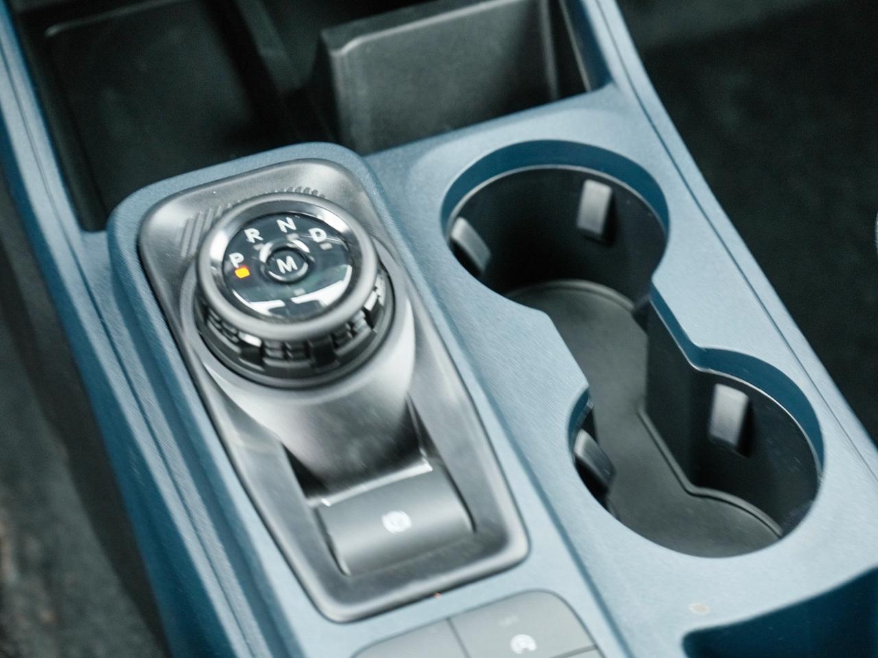 2026 Ford Maverick Blue That Bites | 2026 Maverick Lobo Standard Photo