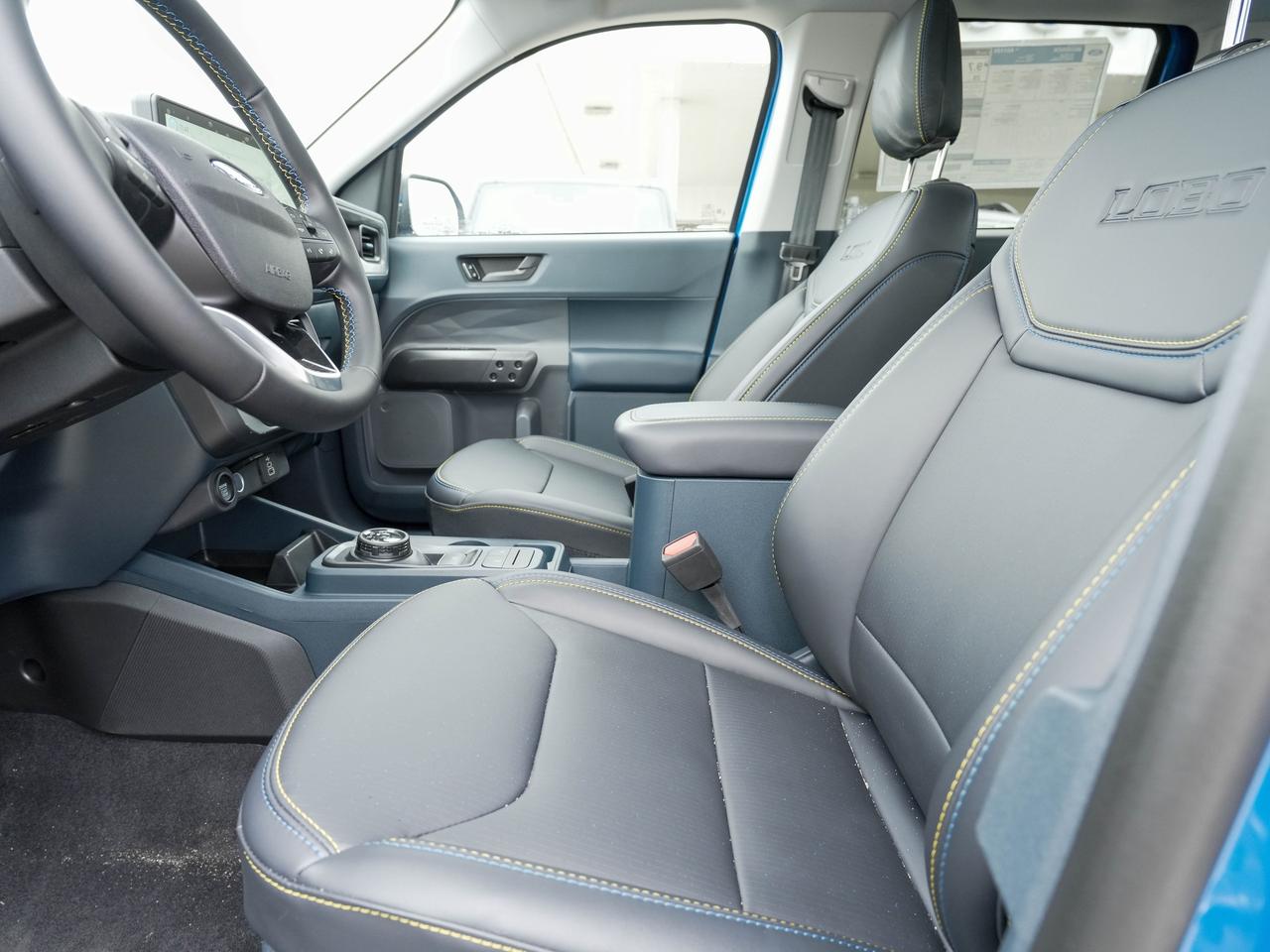 2026 Ford Maverick Blue That Bites | 2026 Maverick Lobo Standard Photo