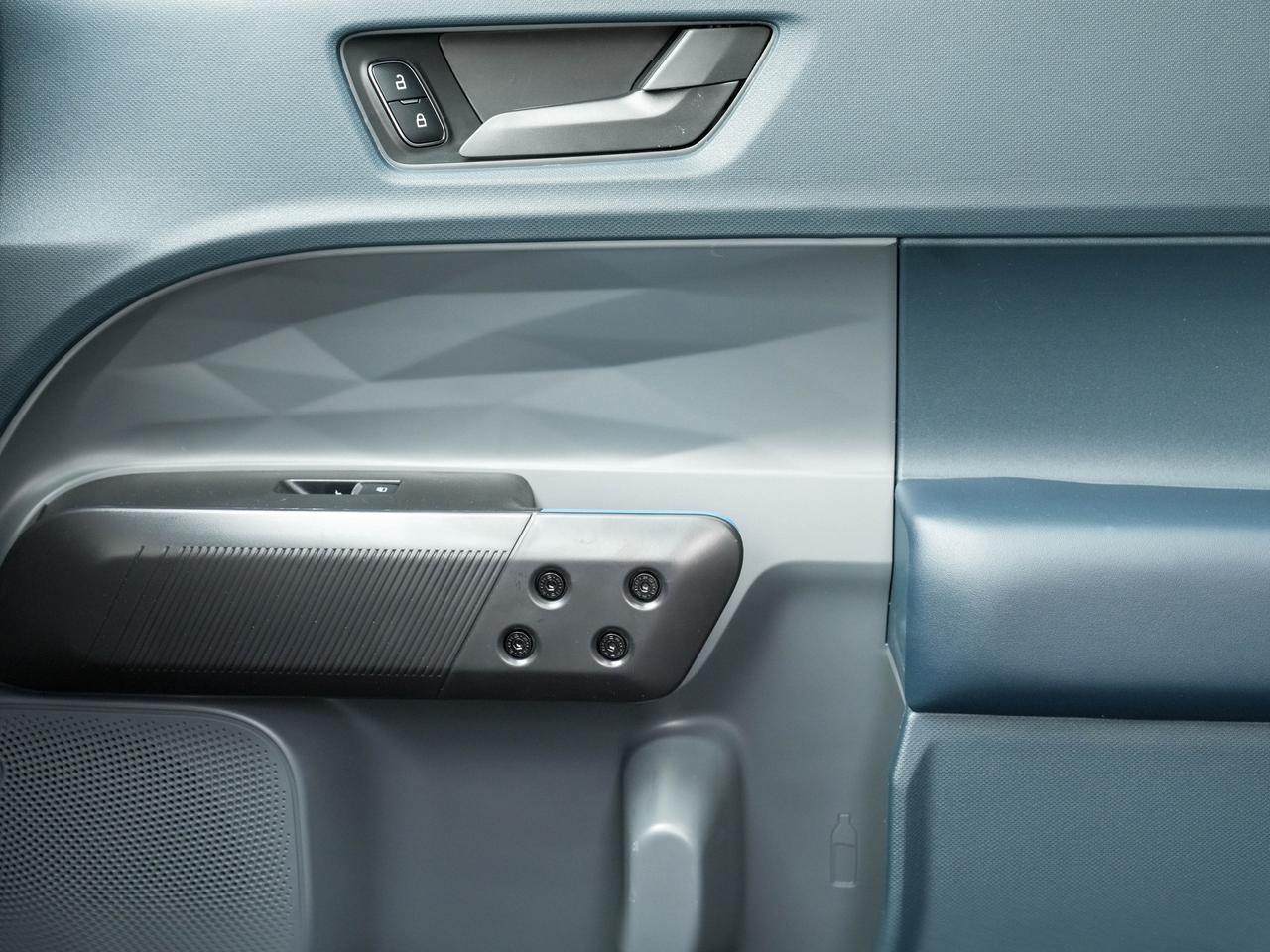 2026 Ford Maverick Blue That Bites | 2026 Maverick Lobo Standard Photo
