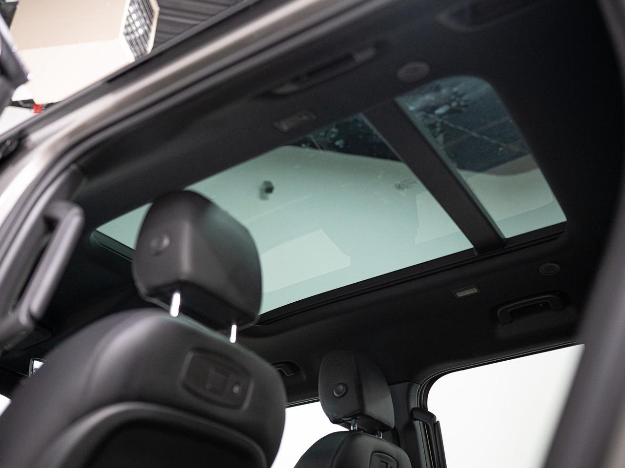 2022 Land Rover Defender 110 | S | P300 | BIG SCREEN | MERIDIAN | 22 IN Photo