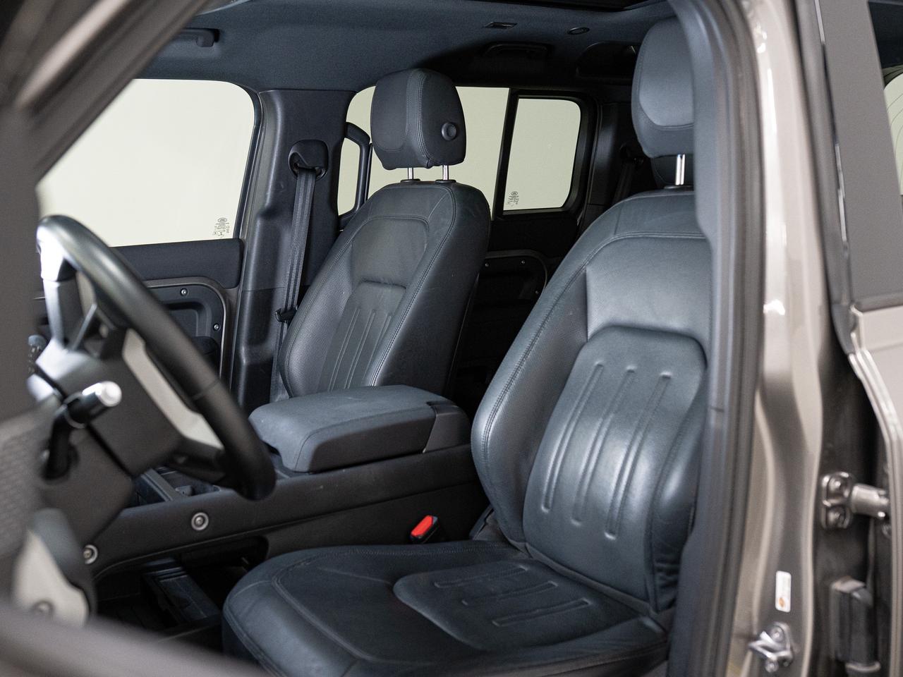 2022 Land Rover Defender 110 | S | P300 | BIG SCREEN | MERIDIAN | 22 IN Photo