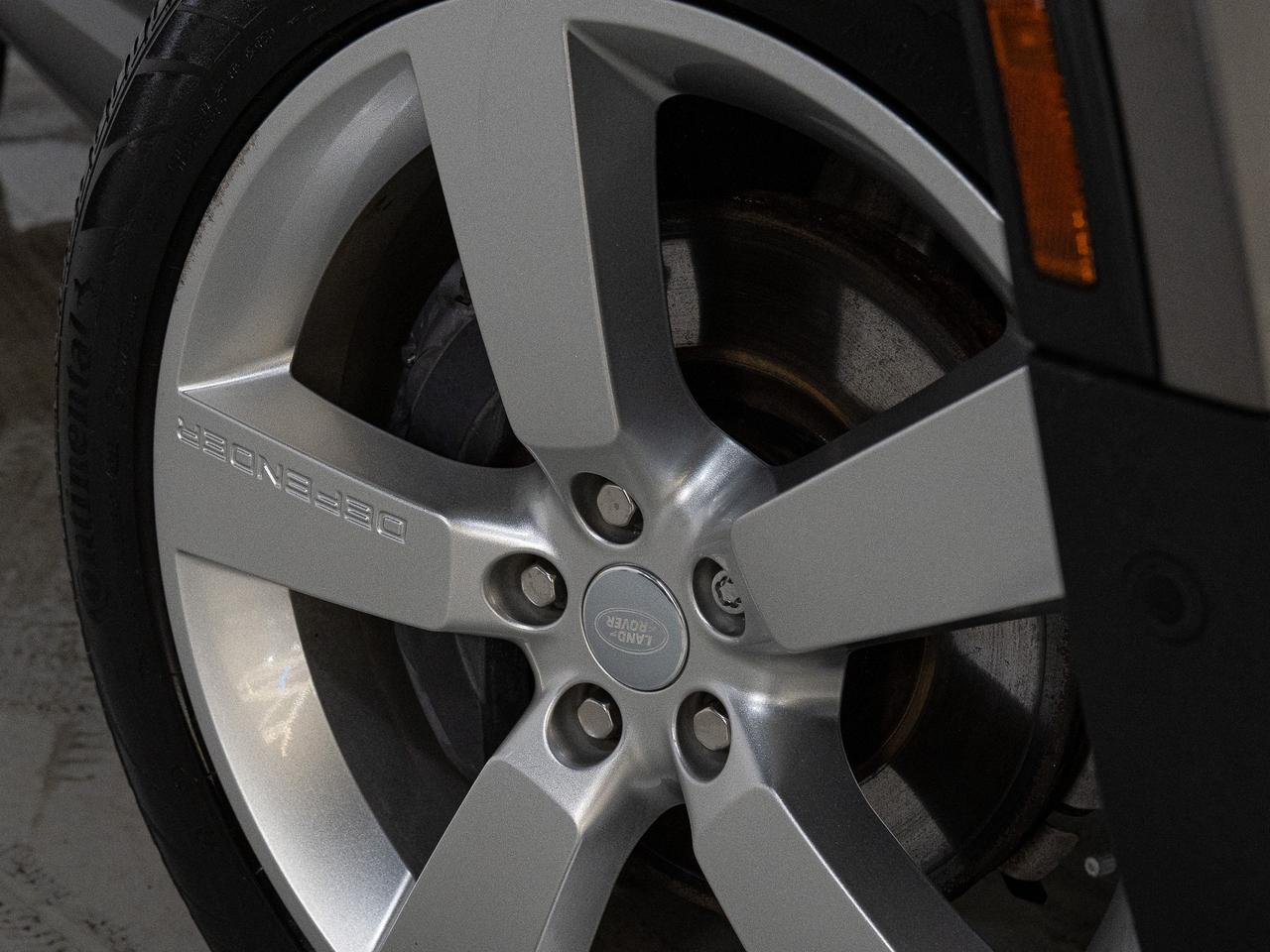 2022 Land Rover Defender 110 | S | P300 | BIG SCREEN | MERIDIAN | 22 IN Photo