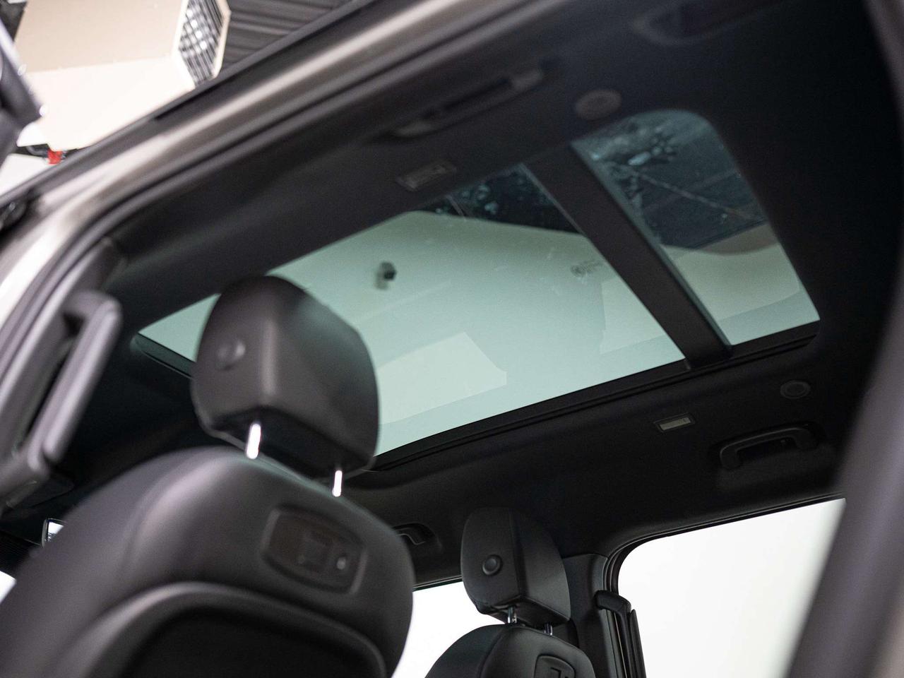 2022 Land Rover Defender 110 | S | P300 | BIG SCREEN | MERIDIAN | 22 IN Photo