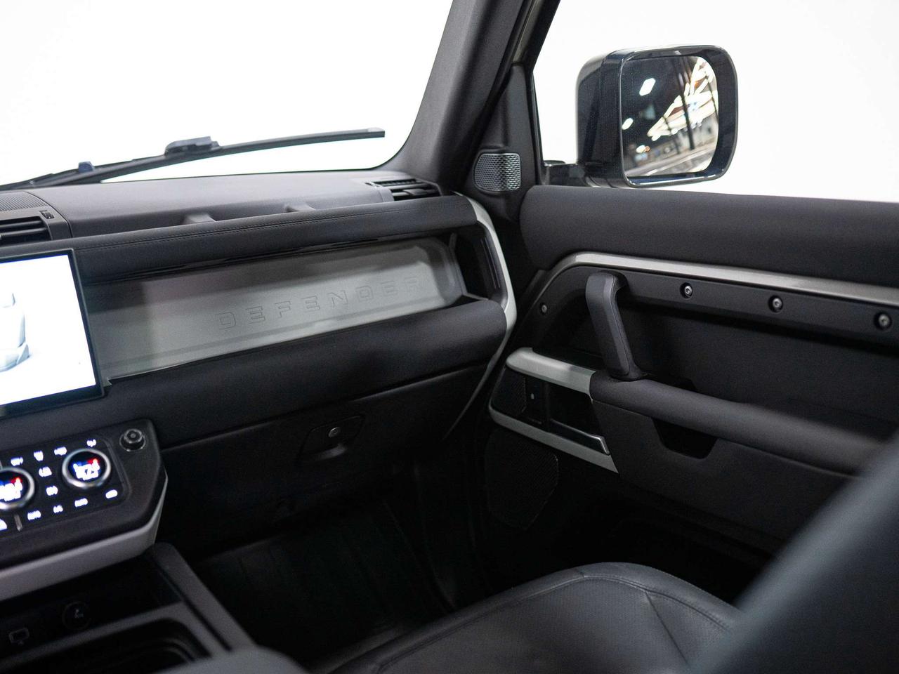 2022 Land Rover Defender 110 | S | P300 | BIG SCREEN | MERIDIAN | 22 IN Photo