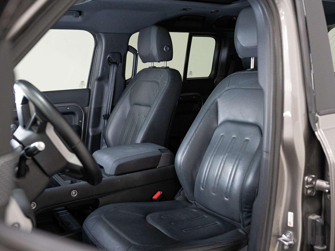 2022 Land Rover Defender 110 | S | P300 | BIG SCREEN | MERIDIAN | 22 IN Photo