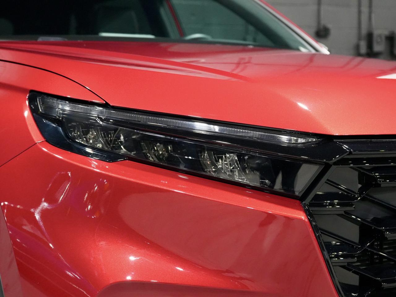 2024 Honda CR-V Hybrid Touring AWD|RADIANT RED|ADAPTIVE CRUISE|1 OWNER Photo