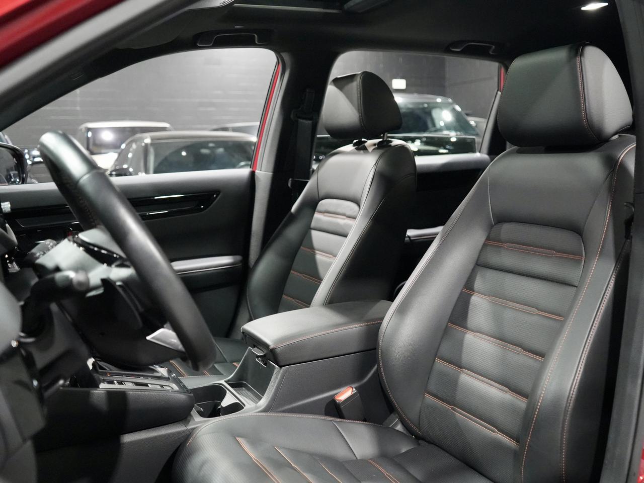 2024 Honda CR-V Hybrid Touring AWD|RADIANT RED|ADAPTIVE CRUISE|1 OWNER Photo