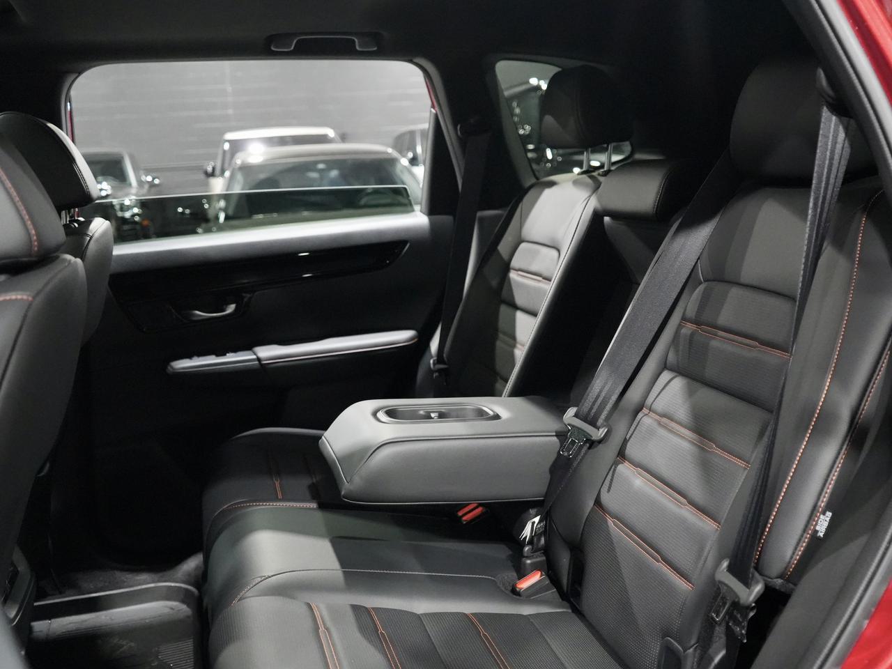 2024 Honda CR-V Hybrid Touring AWD|RADIANT RED|ADAPTIVE CRUISE|1 OWNER Photo