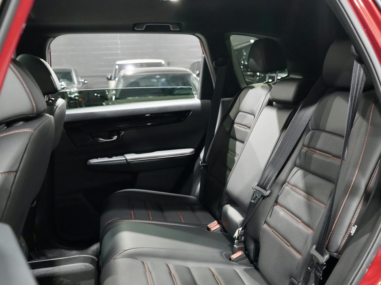 2024 Honda CR-V Hybrid Touring AWD|RADIANT RED|ADAPTIVE CRUISE|1 OWNER Photo