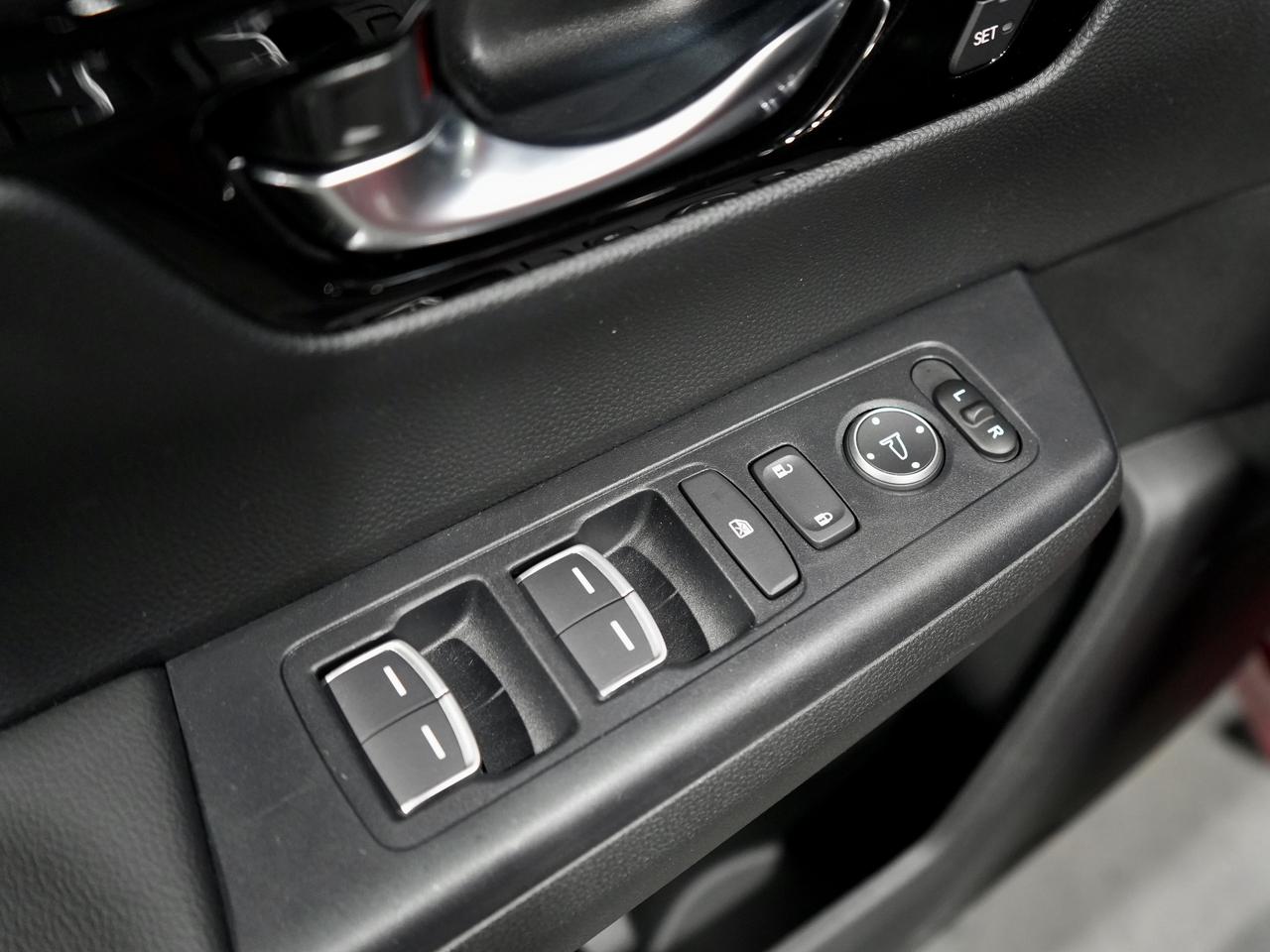 2024 Honda CR-V Hybrid Touring AWD|RADIANT RED|ADAPTIVE CRUISE|1 OWNER Photo