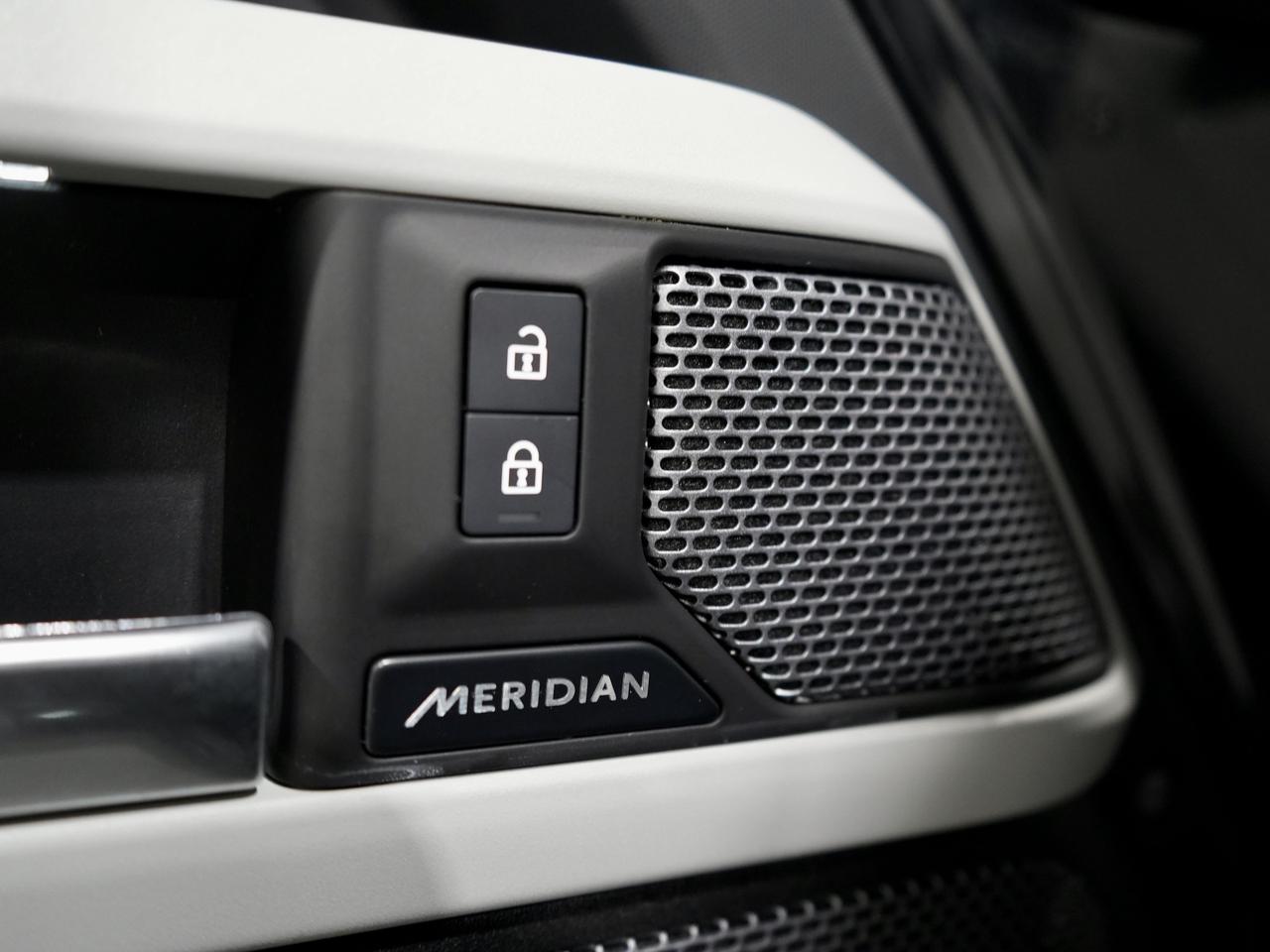 2023 Land Rover Defender 110 S AWD|1 OWNER| PANO|360CAM|MERIDIAN|CARPLAY Photo