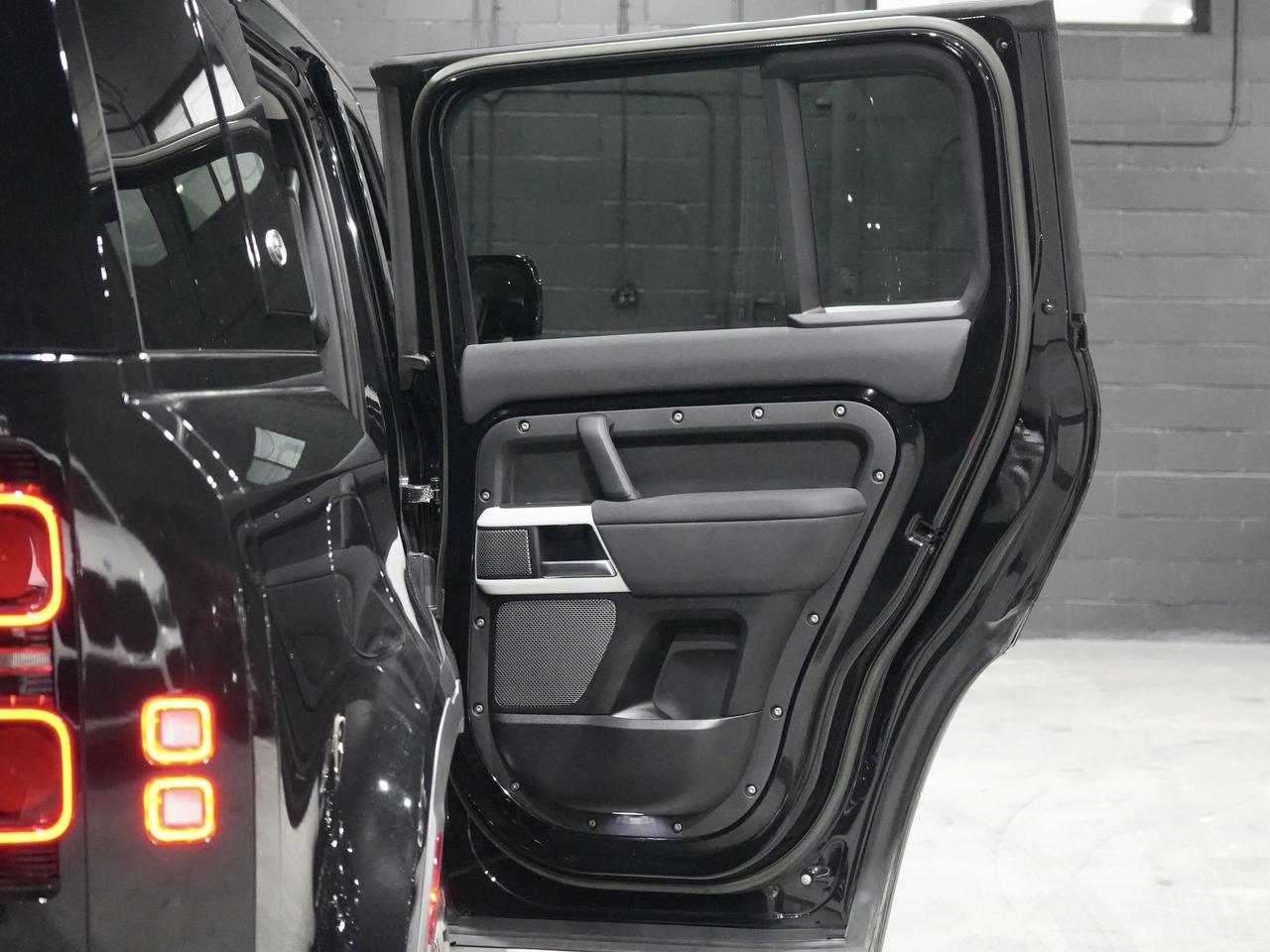 2023 Land Rover Defender 110 S AWD|1 OWNER| PANO|360CAM|MERIDIAN|CARPLAY Photo