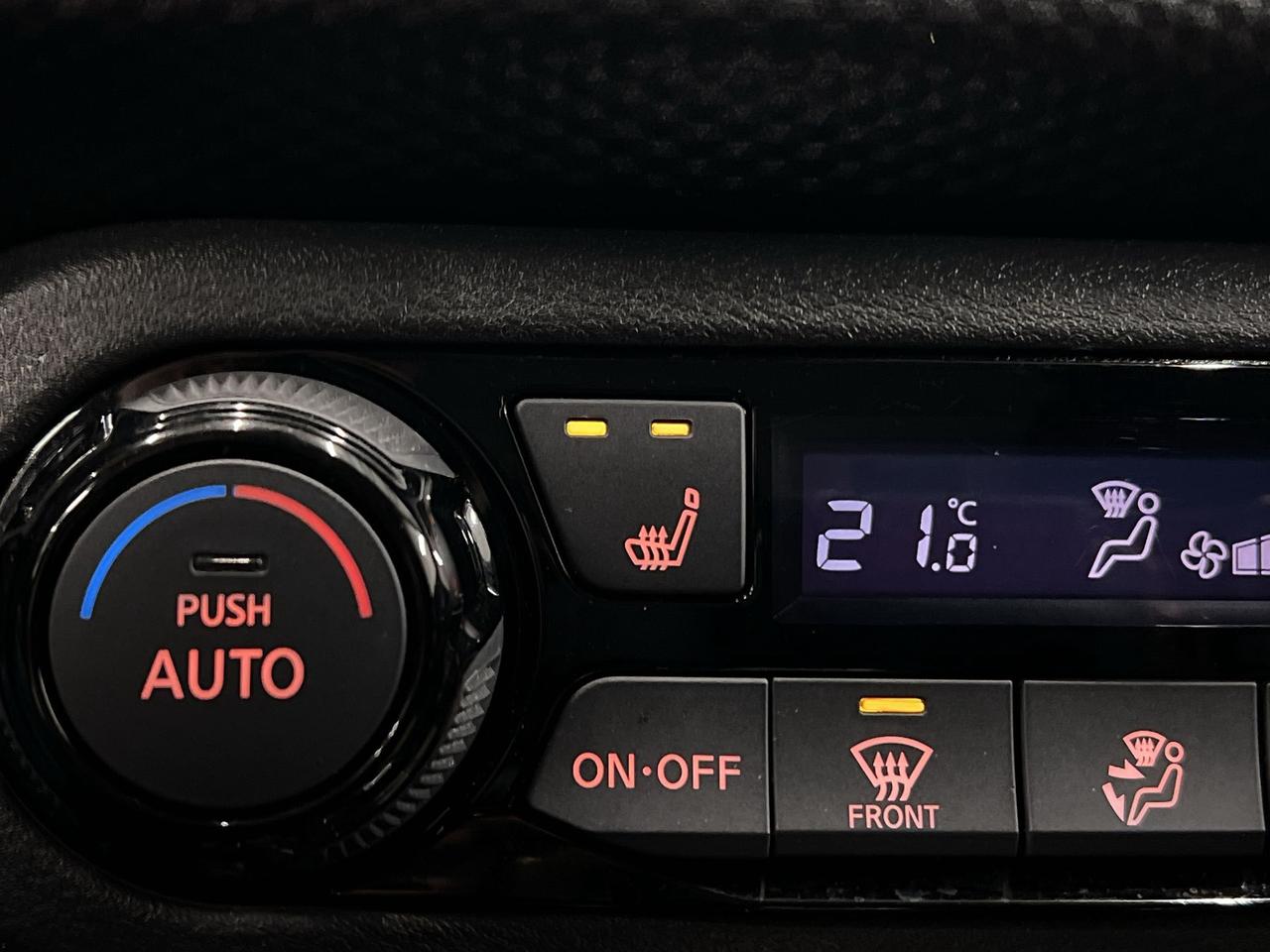 2024 Nissan Kicks SV | HTD SEATS | CARPLAY | REMOTE START | ALLOYS Photo