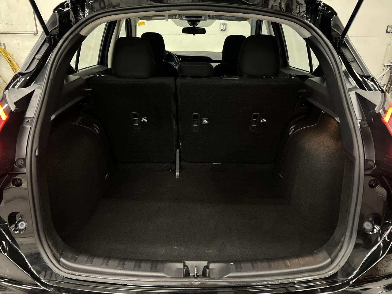 2024 Nissan Kicks SV | HTD SEATS/STEERING | CARPLAY | REMOTE START Photo