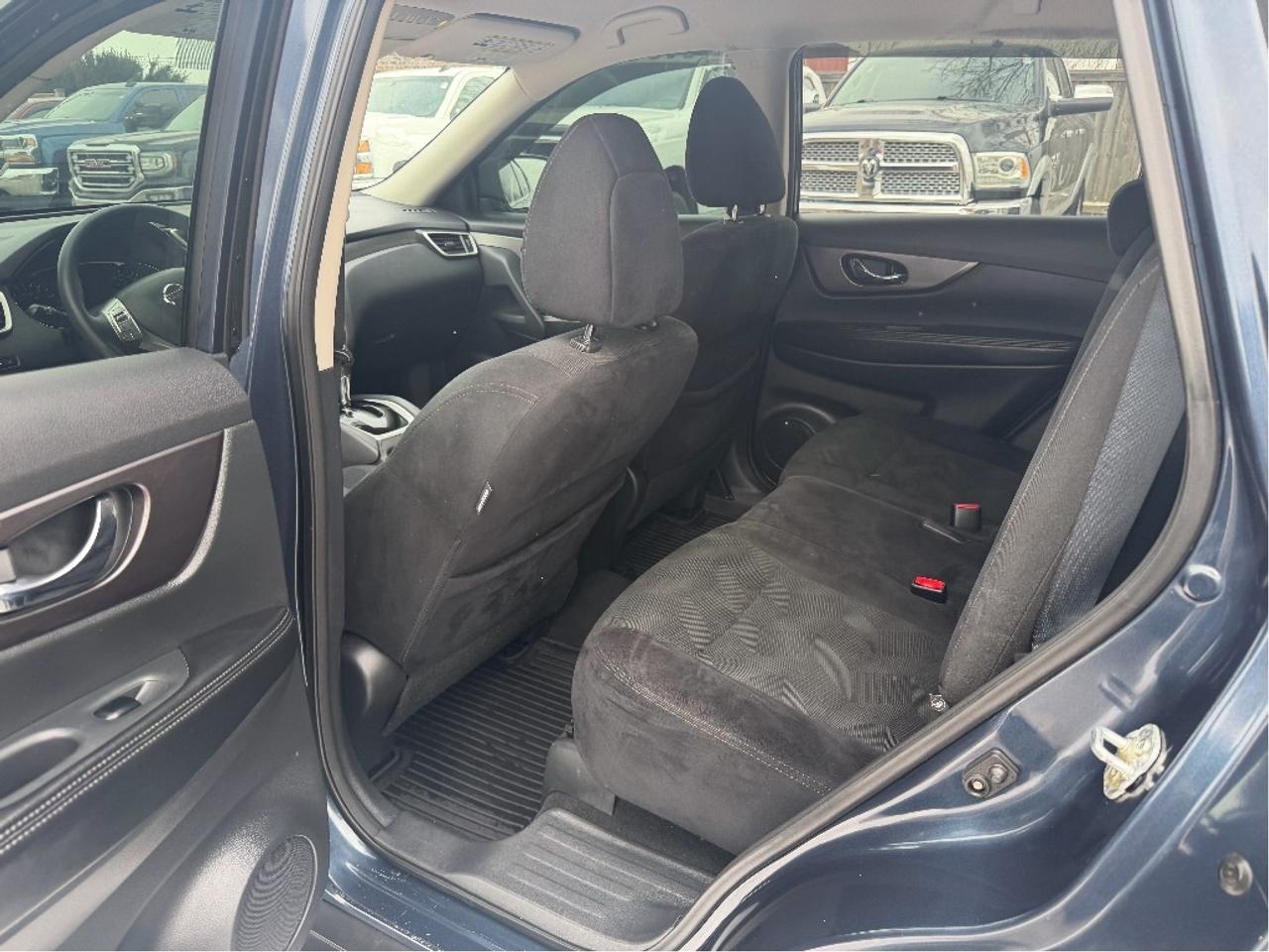 2016 Nissan Rogue SV | Very Well Maintained Photo