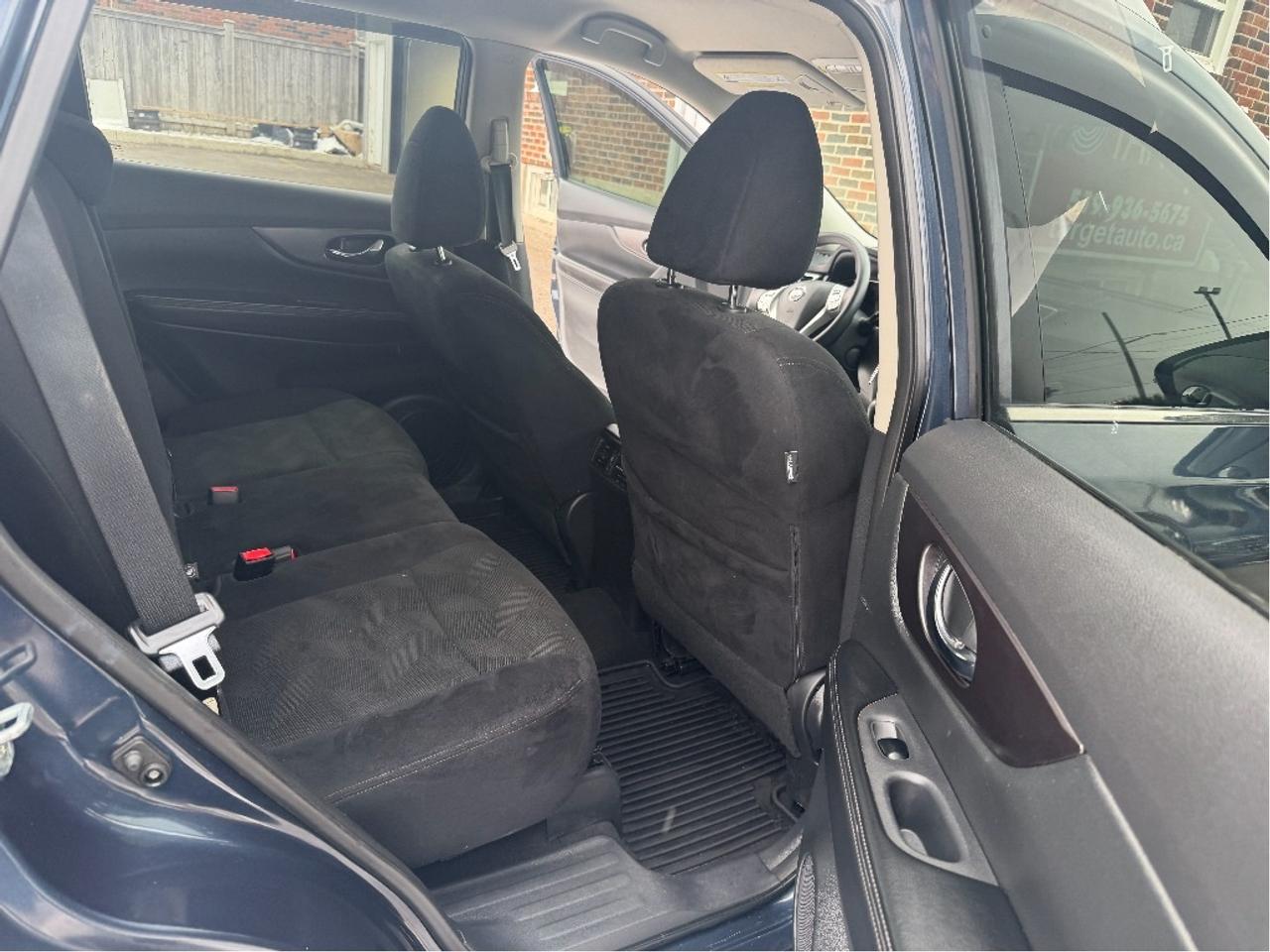 2016 Nissan Rogue SV | Very Well Maintained Photo