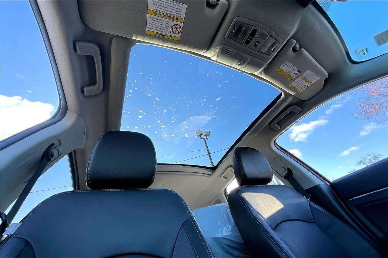 2019 Mitsubishi RVR GT Premium | Heated Leather | Panoroof | AWD Photo