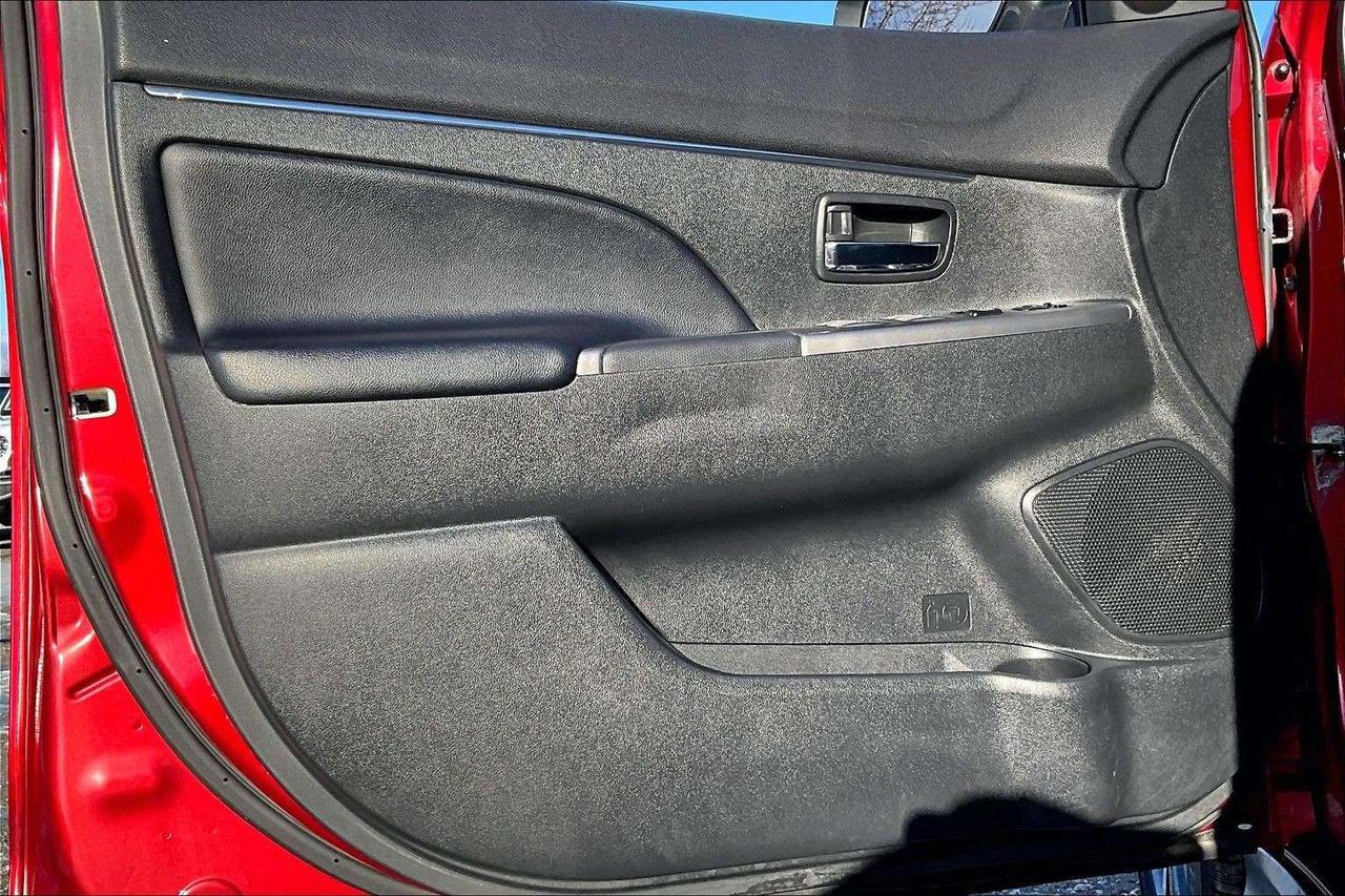 2019 Mitsubishi RVR GT Premium | Heated Leather | Panoroof | AWD Photo