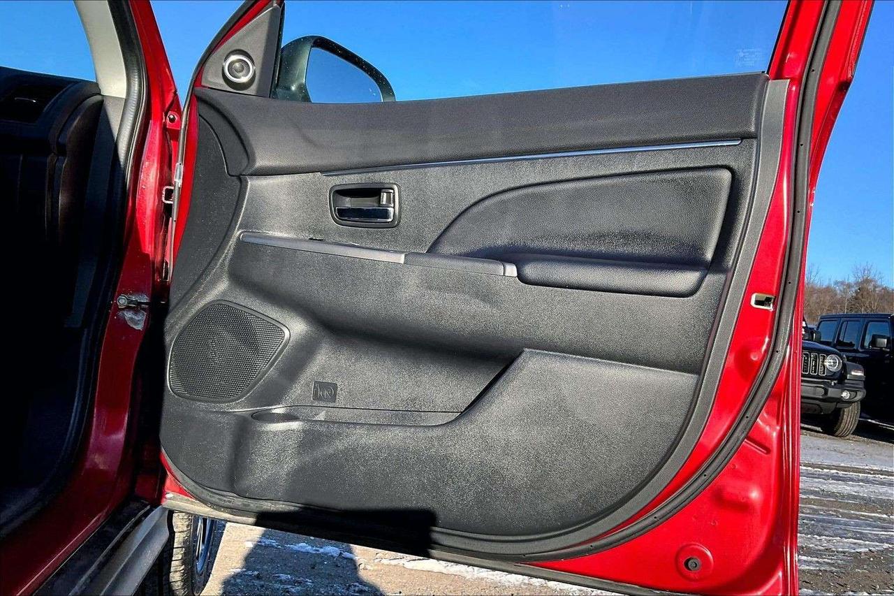 2019 Mitsubishi RVR GT Premium | Heated Leather | Panoroof | AWD Photo