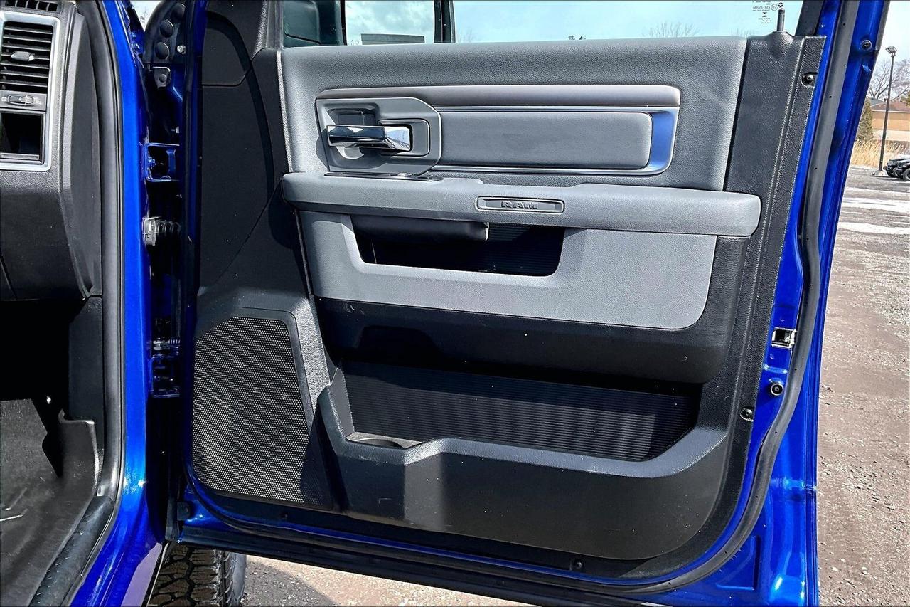 2017 RAM 1500 Outdoorsman Crew | Alpine Nav | Liner Cover | 4X4 Photo