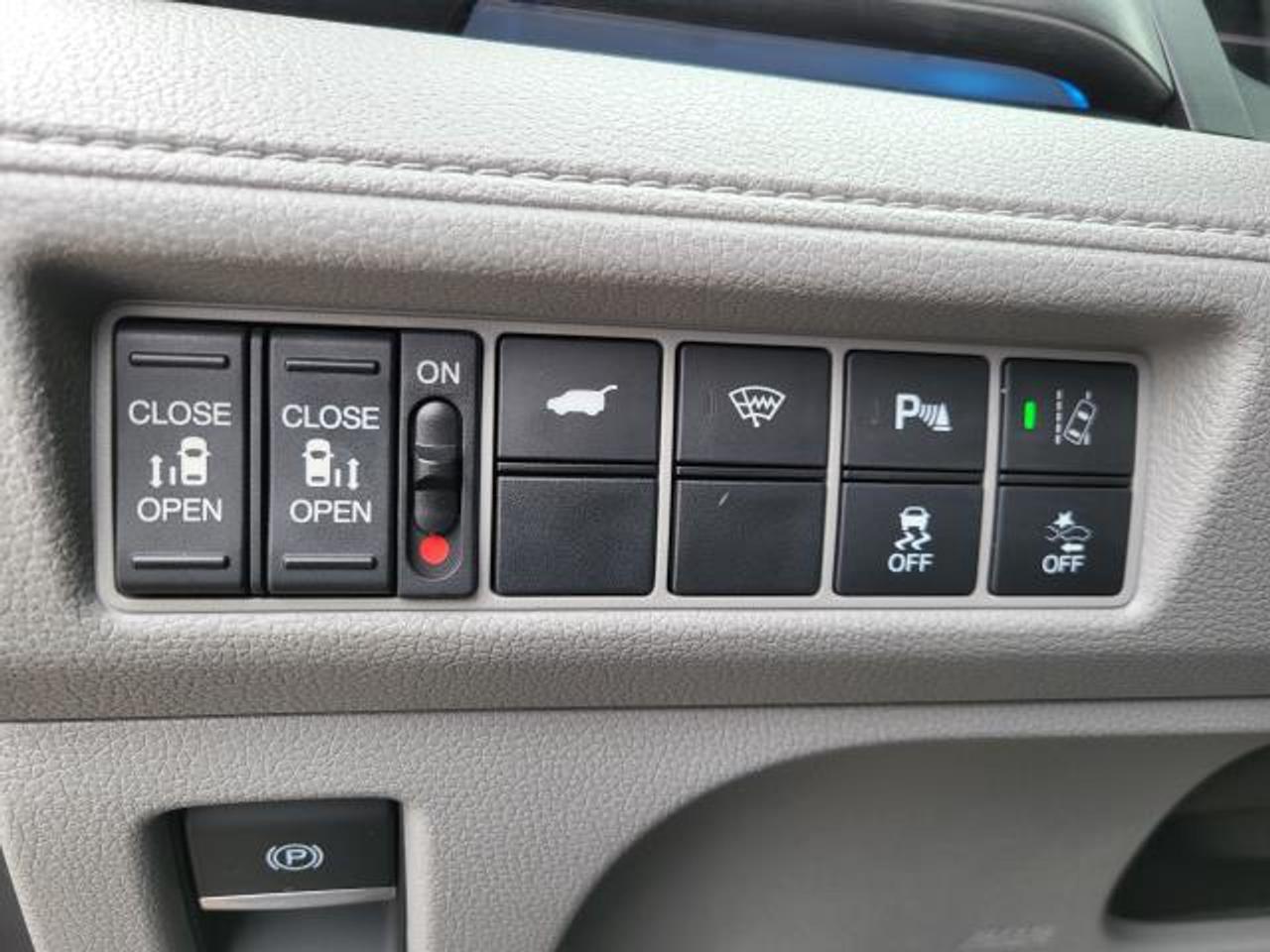 2018 Honda Odyssey Touring Photo