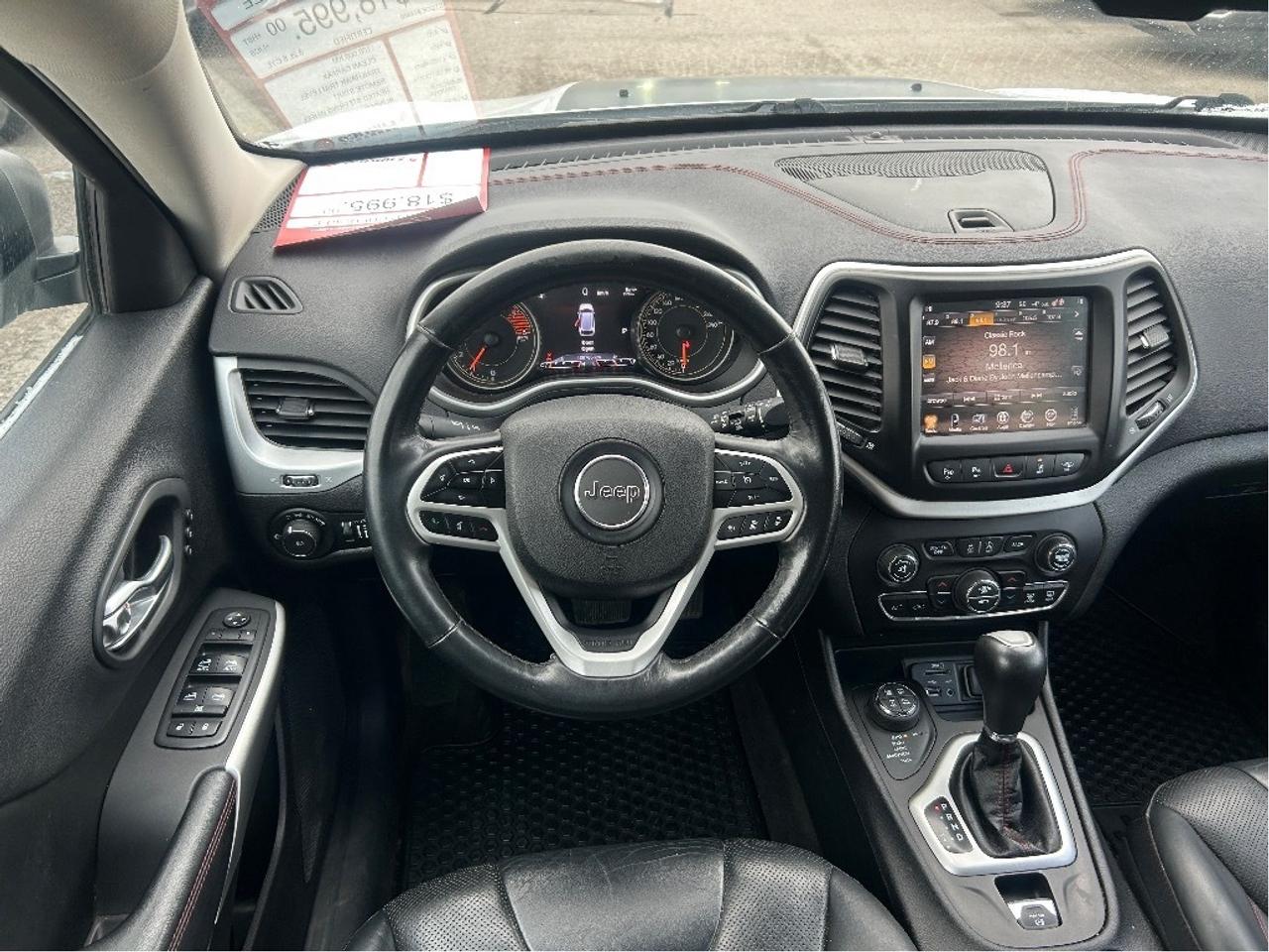 2018 Jeep Cherokee TRAILHAWK, TECH PKG, CLEAN CARFAX, REMOTE START! - Photo #11
