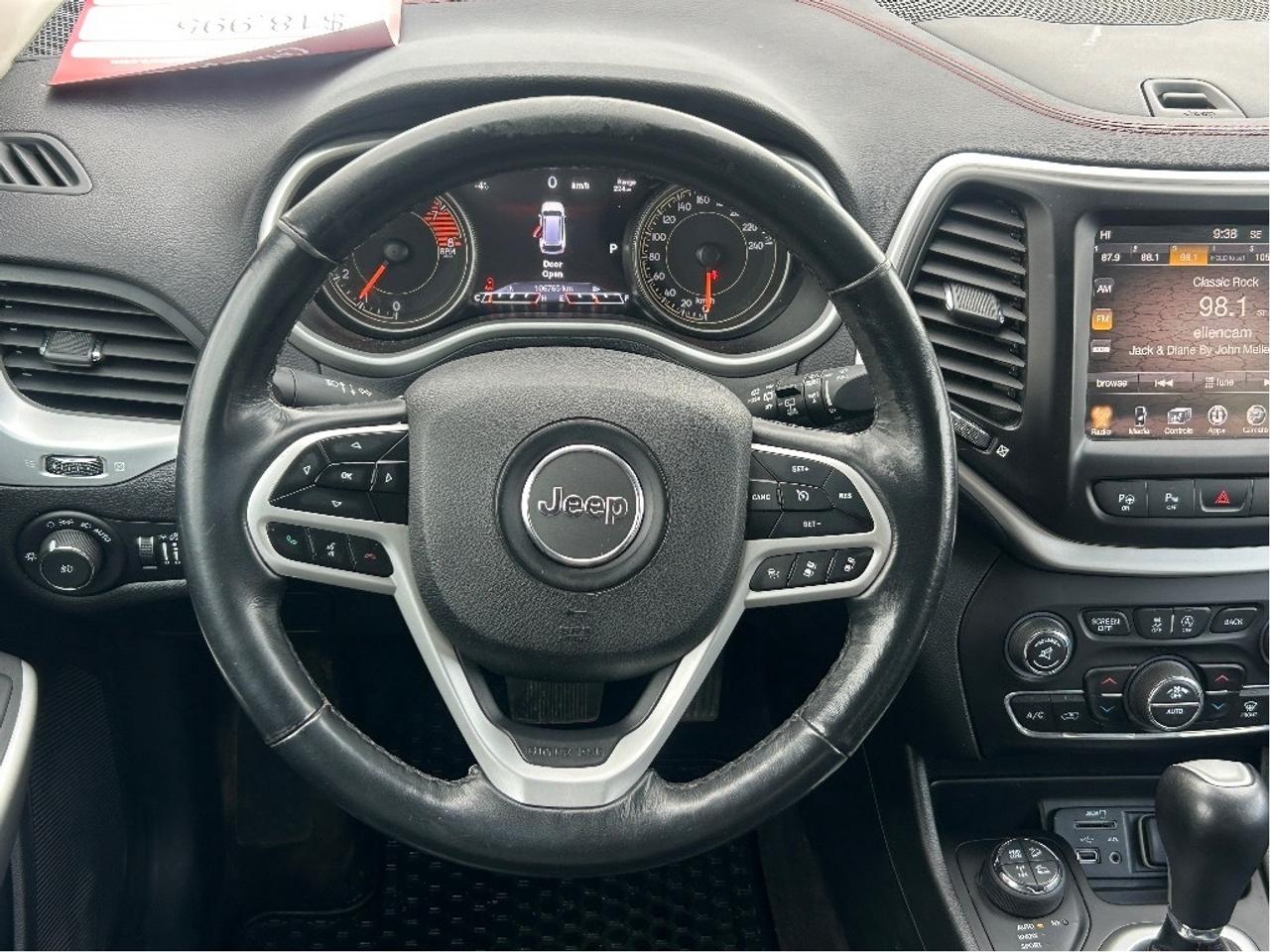 2018 Jeep Cherokee TRAILHAWK, TECH PKG, CLEAN CARFAX, REMOTE START! - Photo #12
