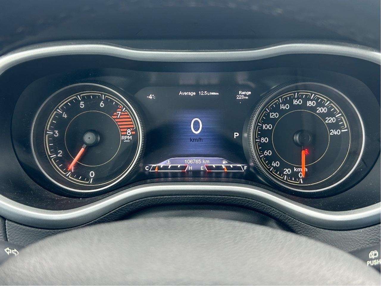2018 Jeep Cherokee TRAILHAWK, TECH PKG, CLEAN CARFAX, REMOTE START! - Photo #16