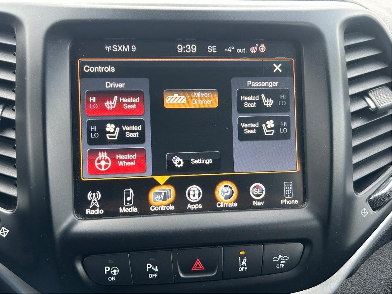 2018 Jeep Cherokee TRAILHAWK, TECH PKG, CLEAN CARFAX, REMOTE START! - Photo #21