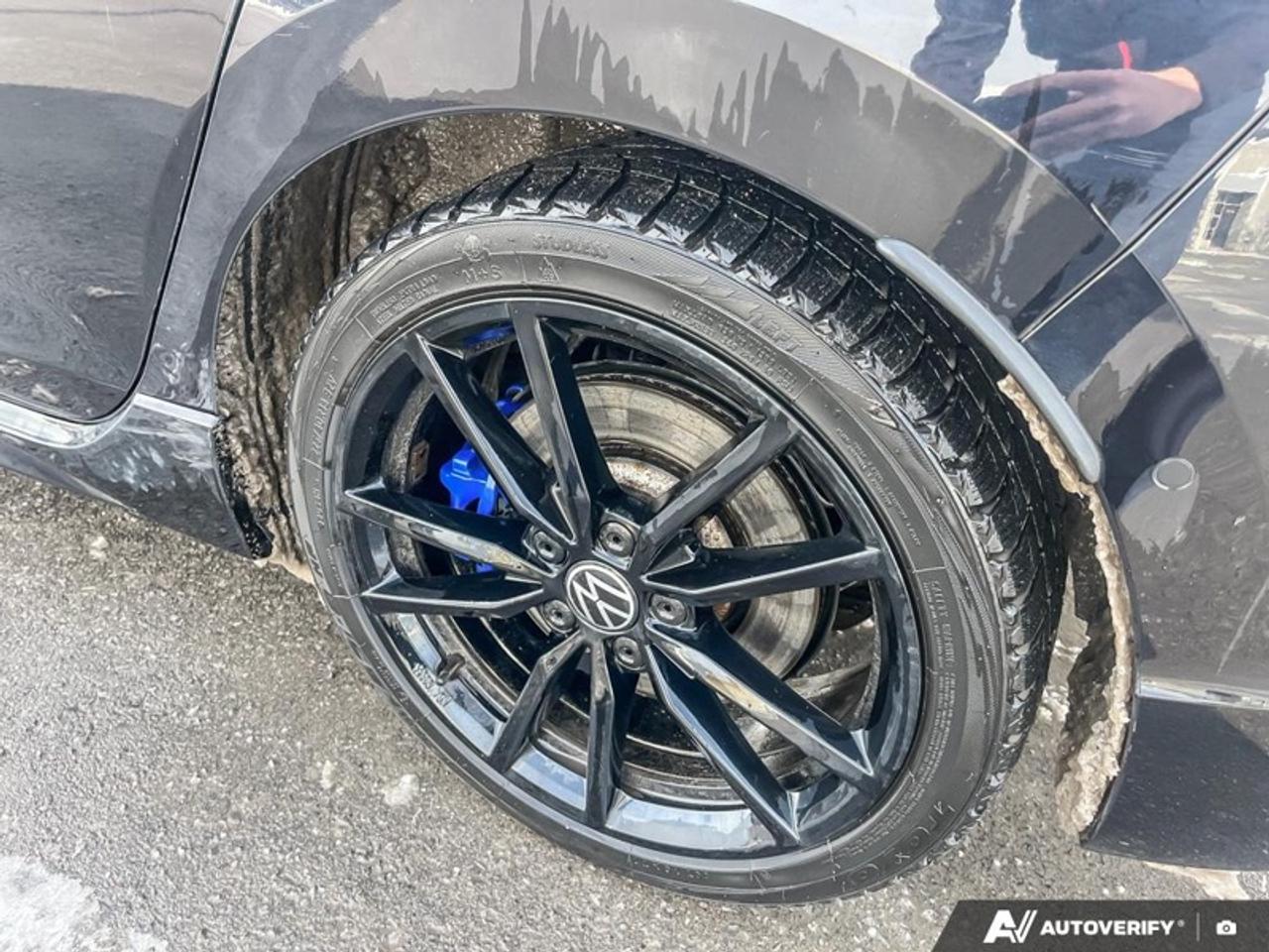 2024 Volkswagen Golf R DSG  GOLF R, DSG, CARBON PACKAGE Photo