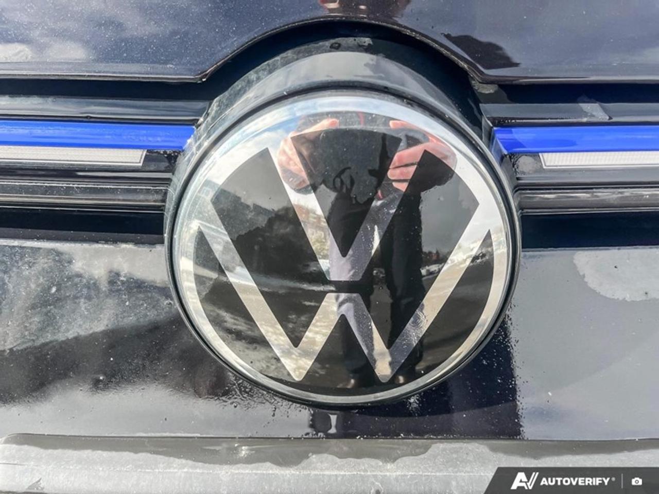 2024 Volkswagen Golf R DSG  GOLF R, DSG, CARBON PACKAGE Photo