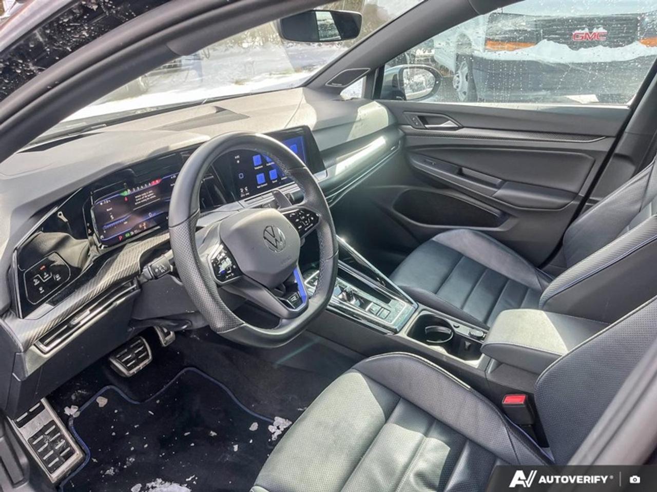 2024 Volkswagen Golf R DSG  GOLF R, DSG, CARBON PACKAGE Photo