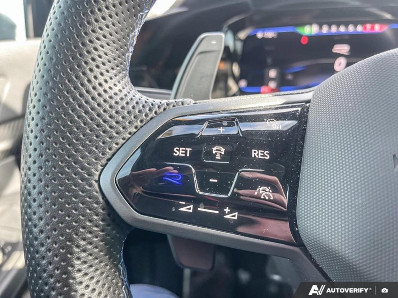 2024 Volkswagen Golf R DSG  GOLF R, DSG, CARBON PACKAGE Photo