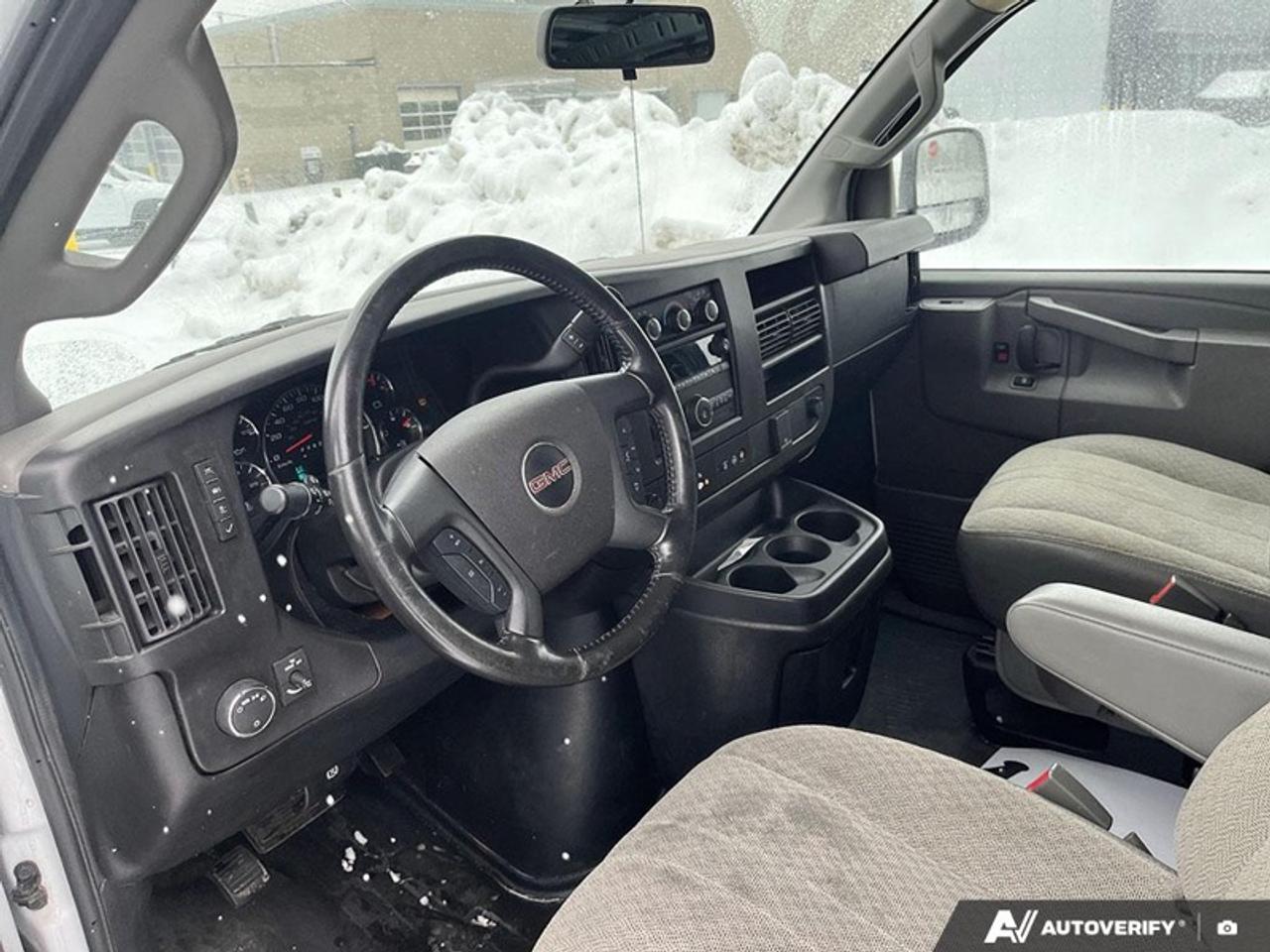 2023 GMC Savana Cargo Van 2500 155  2500, 155" LONG, 4.3 V6, KEYLESS ENTRY Photo