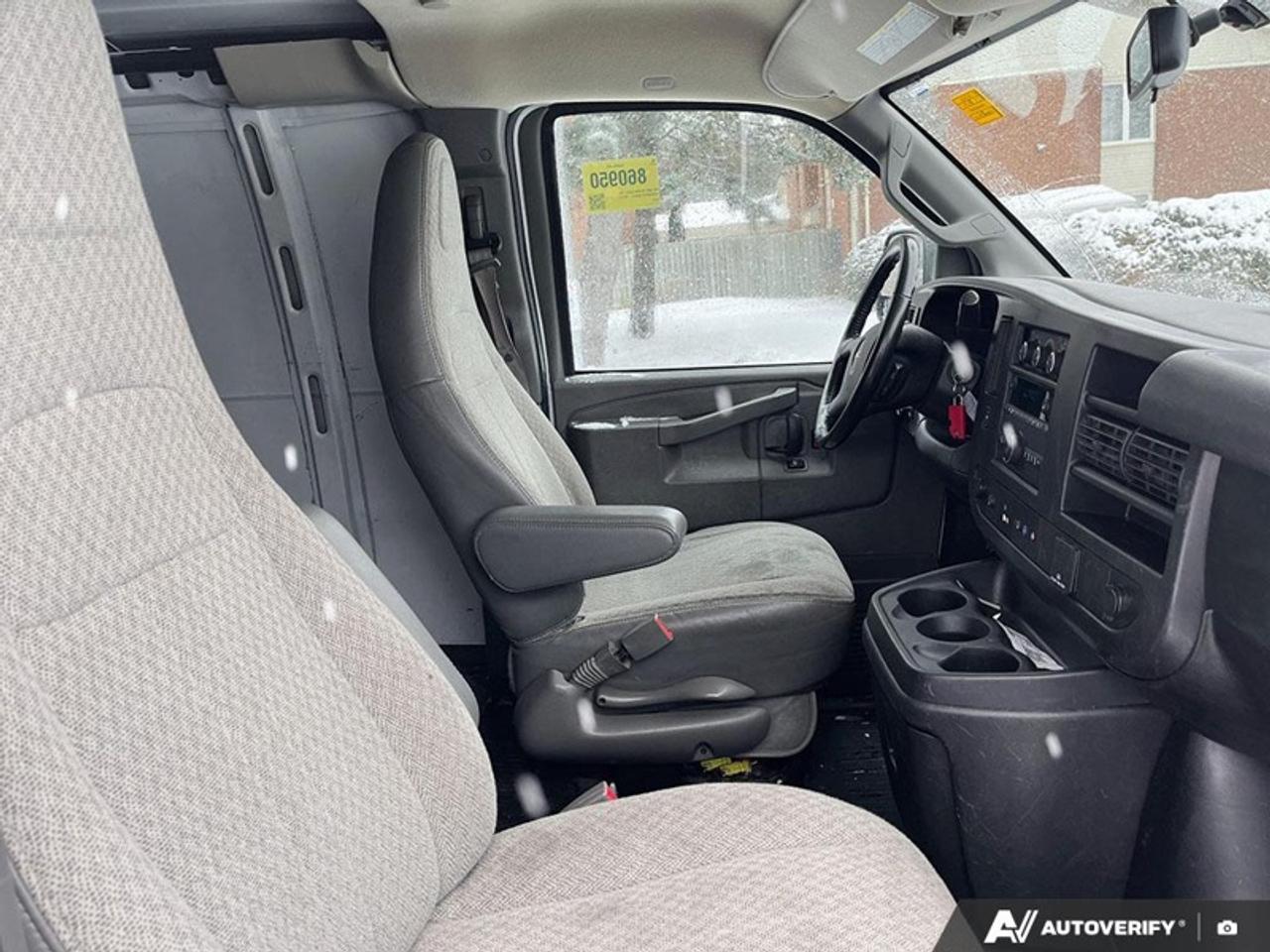 2023 GMC Savana Cargo Van 2500 155  2500, 155" LONG, 4.3 V6, KEYLESS ENTRY Photo