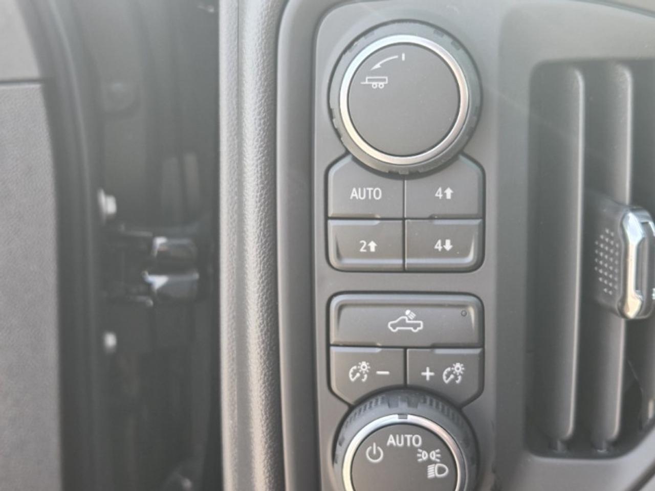 2026 Chevrolet Silverado 1500 Custom Trail Boss Photo