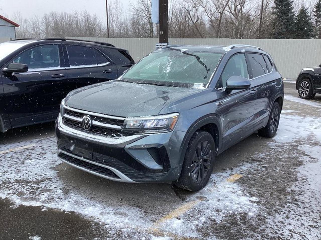 2024 Volkswagen Taos Comfortline FWD | Panoramic Roof | No accidents Photo