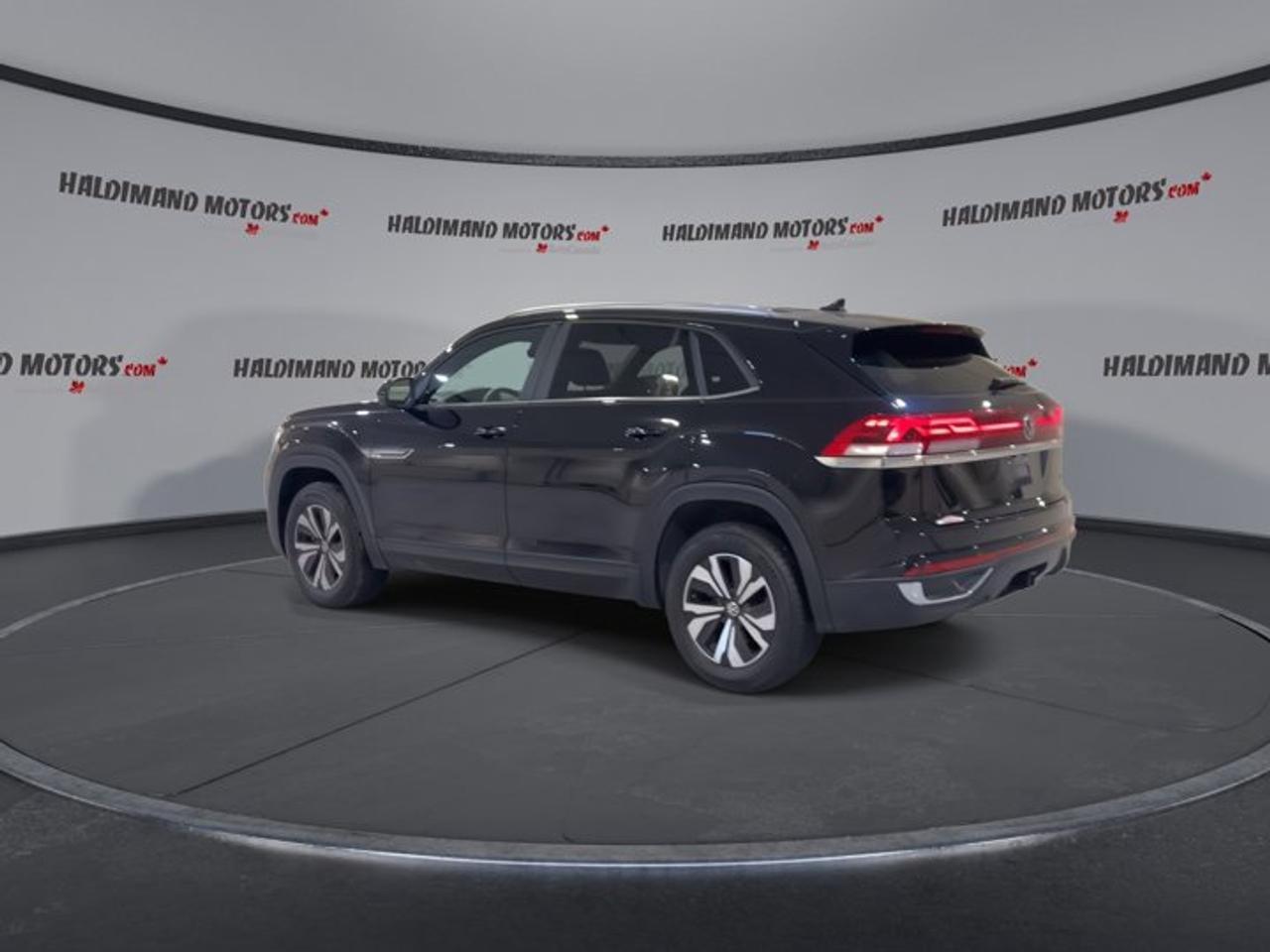 2024 Volkswagen Atlas Cross Sport Comfortline 4MOTION | Ventilated Seats | No accidents Photo