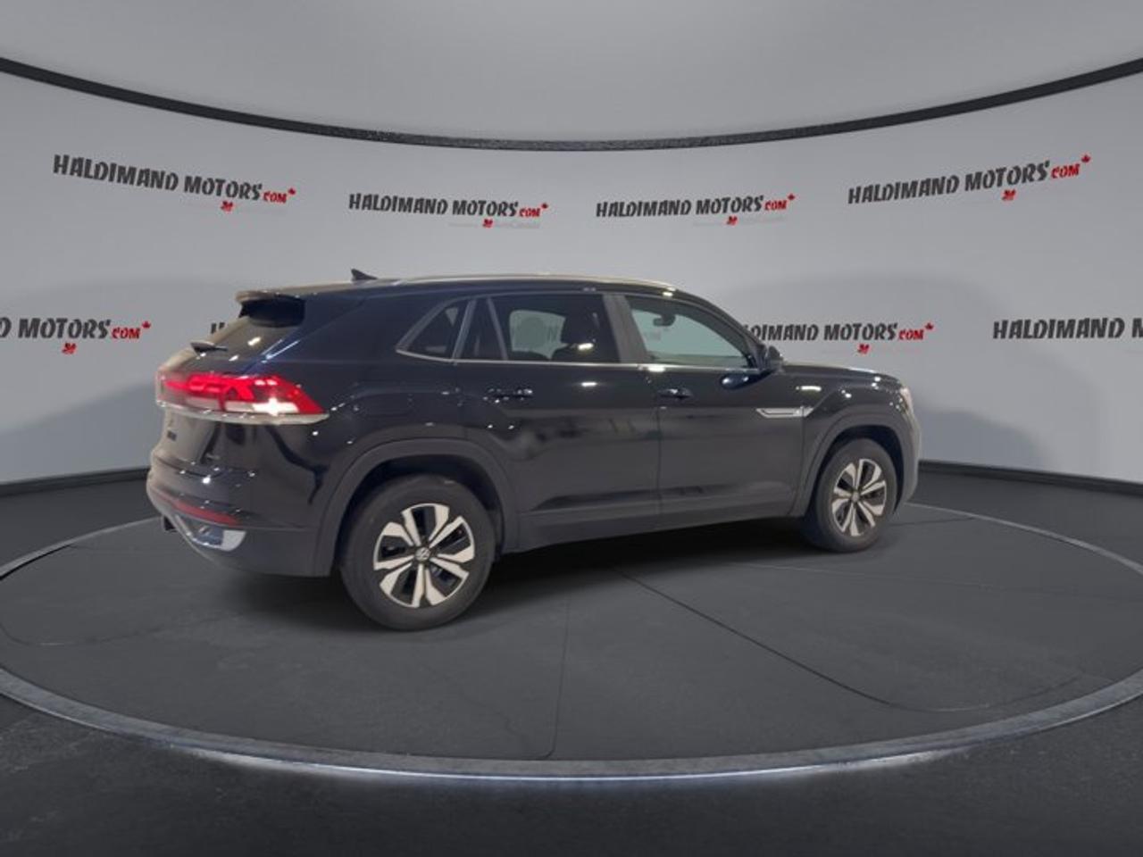 2024 Volkswagen Atlas Cross Sport Comfortline 4MOTION | Ventilated Seats | No accidents Photo