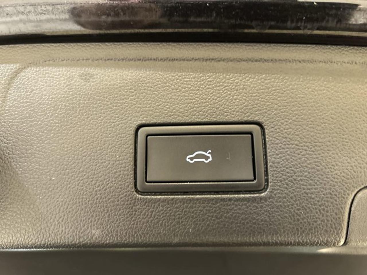 2024 Volkswagen Atlas Cross Sport Comfortline 4MOTION | Ventilated Seats | No accidents Photo