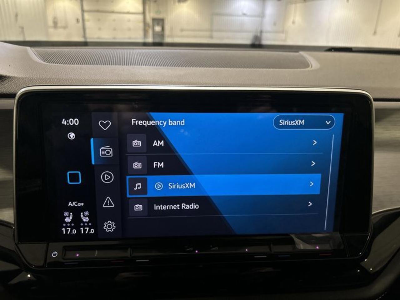 2024 Volkswagen Atlas Cross Sport Comfortline 4MOTION | Ventilated Seats | No accidents Photo