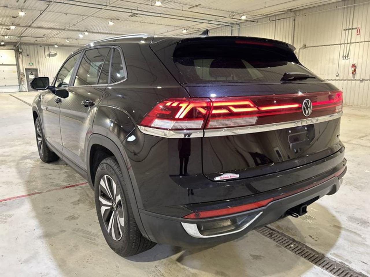2024 Volkswagen Atlas Cross Sport Comfortline 4MOTION | Ventilated Seats | No accidents Photo