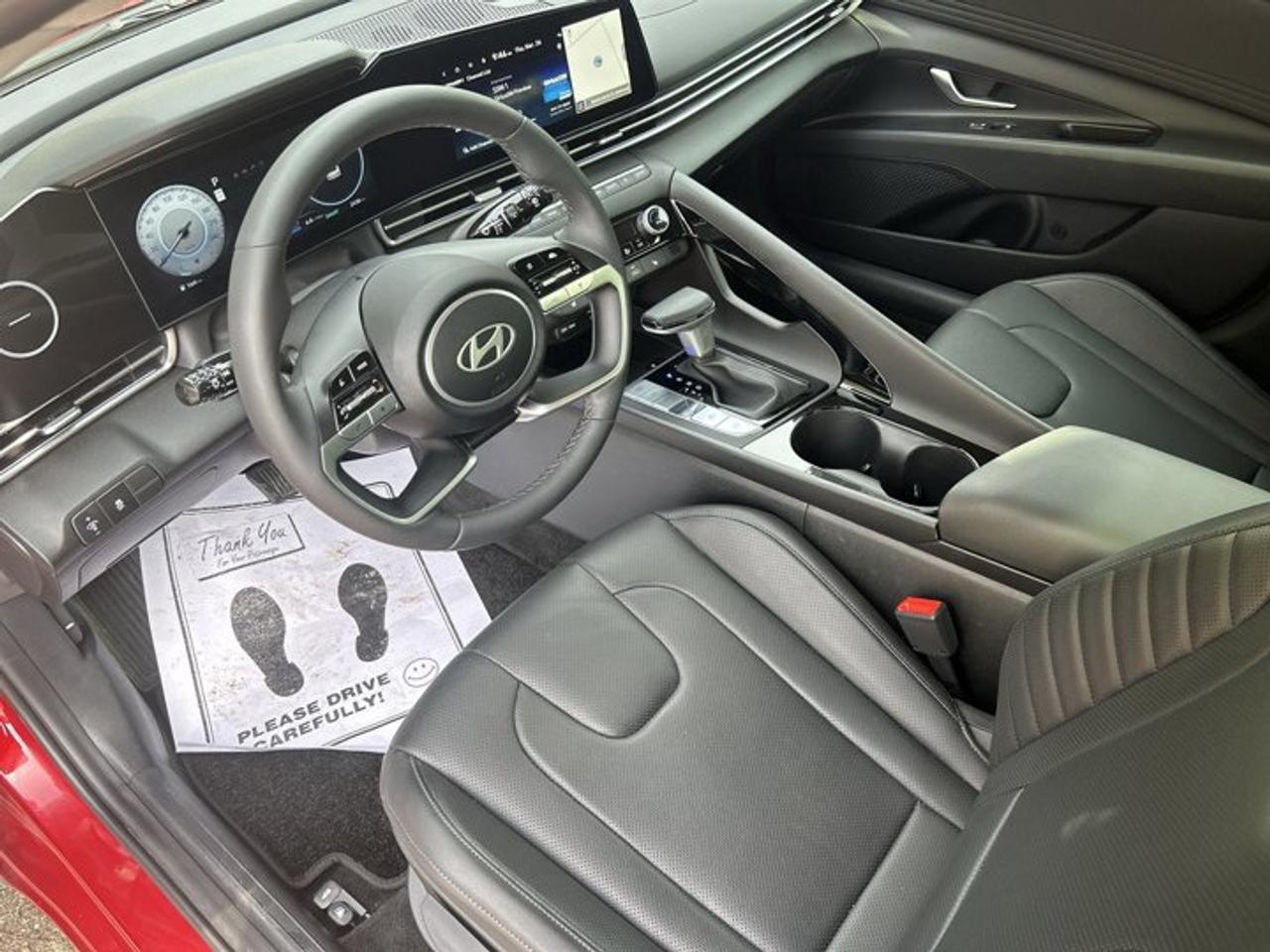 2025 Hyundai Elantra Luxury | One owner | No accidents | Leather Seats | Heated Steering Photo