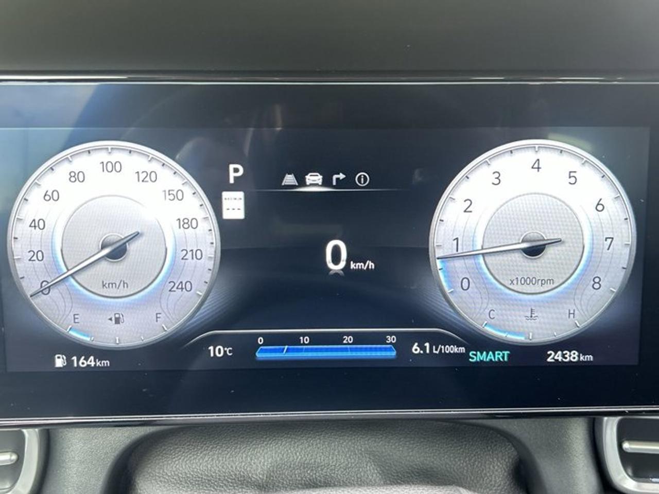 2025 Hyundai Elantra Luxury | One owner | No accidents | Leather Seats | Heated Steering Photo